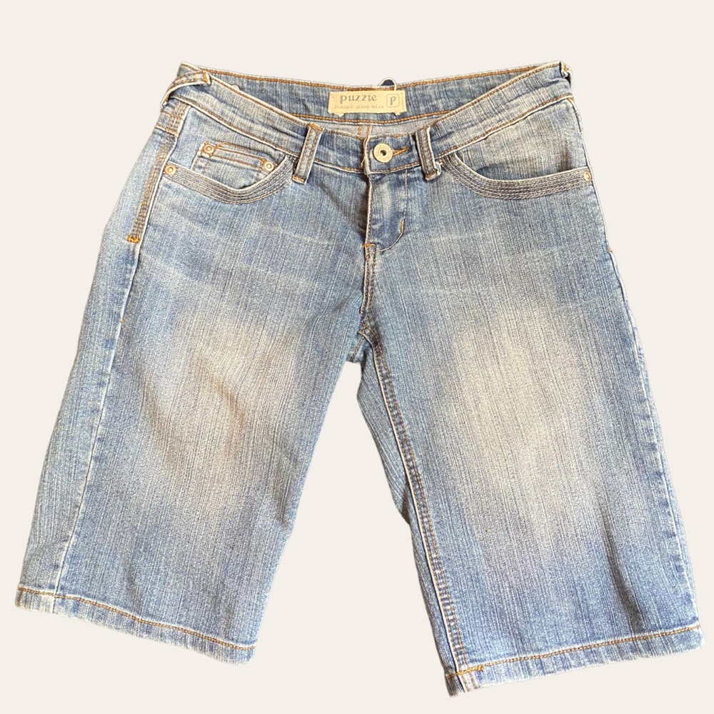 Puzzle Jean Shorts🌻✨
Super cute stitching with fun back pocket details